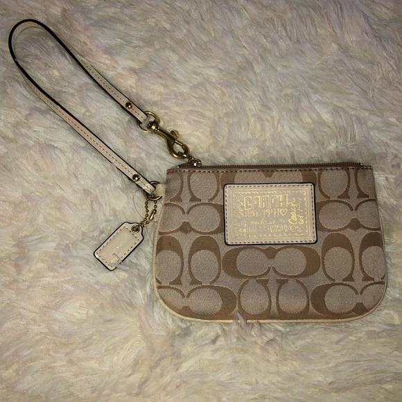 Coach Handbags - Coach Poppy Wristlet